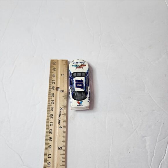 valvoline hotwheels race car - Picture 6 of 6